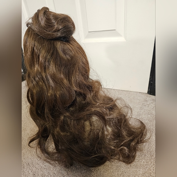 Map of Beauty 24-inch Long Brown Wavy Wig Belle Cosplay - Picture 6 of 10